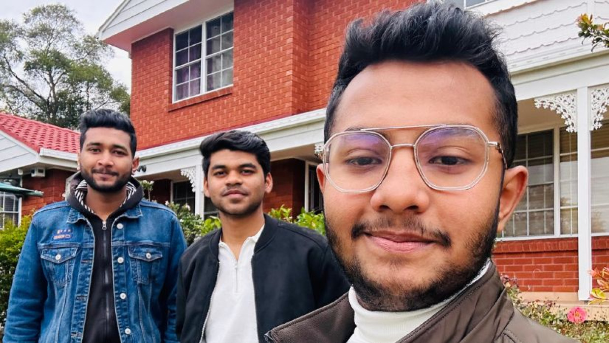 কুমিল্লা সরকারি কলেজের উচ্চ মাধ্যমিকর সাবেক তিন সহপাঠী