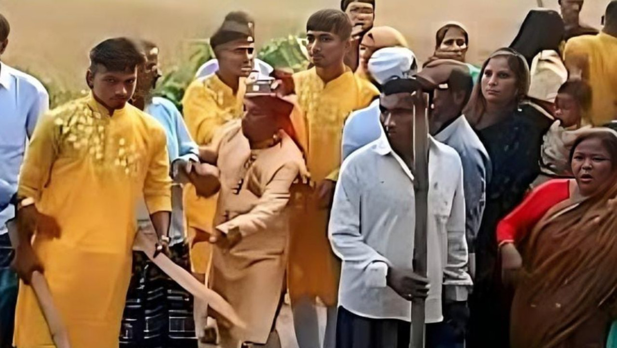 বিয়েতে গরুর মাংস কম দেওয়া নিয়ে বর ও কনে পক্ষের মধ্যে সংঘর্ষের