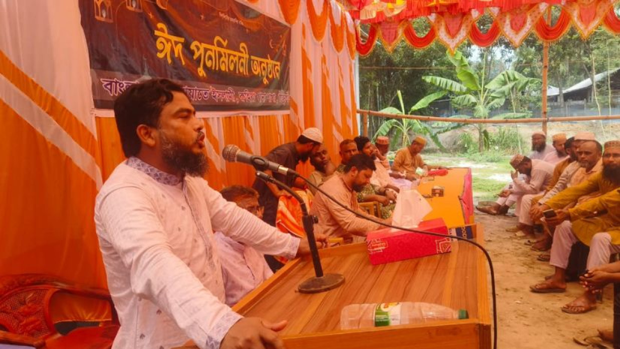 ঠাকুরগাঁও সদর উপজেলার রুহিয়া থানা জামায়াত আয়োজিত ঈদ পুনর্মিলনী অনুষ্ঠানে বক্তব্য রাখছেন মো. দেলোয়ার হোসেন