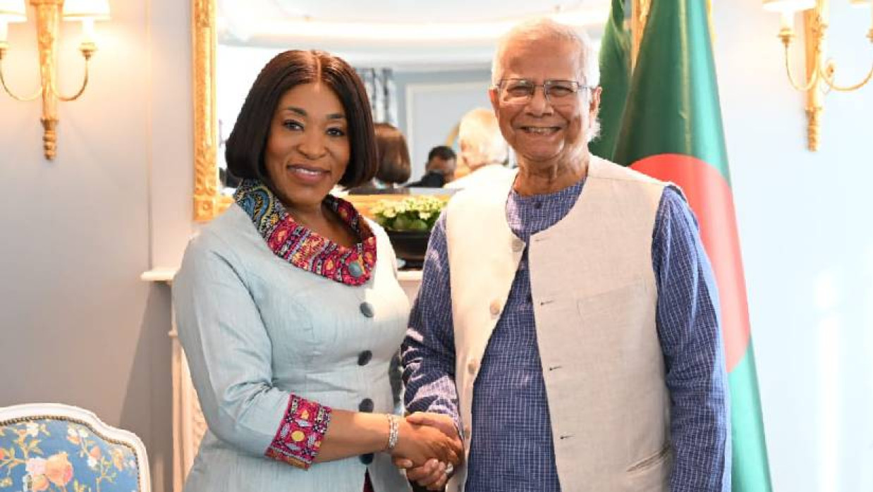 কমনওয়েলথ মহাসচিব শার্লি আয়োরকর বচওয়ে ও প্রধান উপদেষ্টা ড. মুহাম্মদ ইউনূস