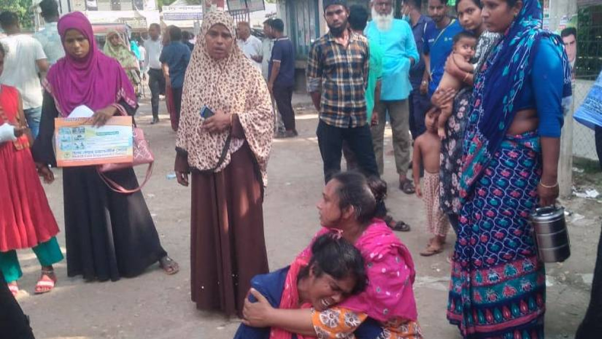 নিহত শিশুর স্বজনের আহাজারি