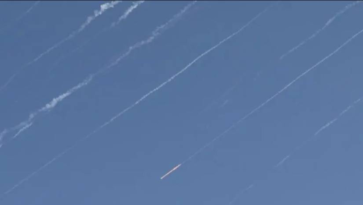 জেরুজালেমের আকাশে ইরানের ছোড়া ক্ষেপণাস্ত্র