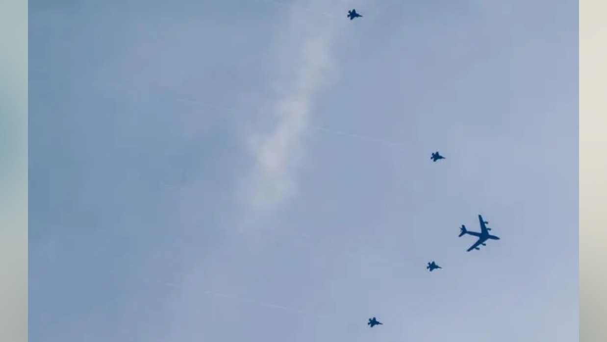 পূর্ব ইংল্যান্ড থেকে বুধবার ভোরে মার্কিন ঘাঁটি ছেড়েছে অন্তত চারটি যুদ্ধবিমান