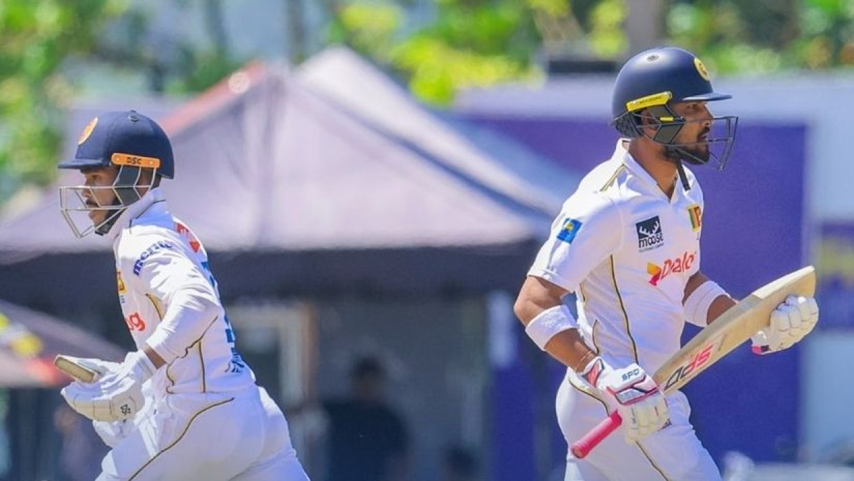 দলকে এগিয়ে নিয়ে যাচ্ছেন নিসাঙ্কা ও চান্দিমাল