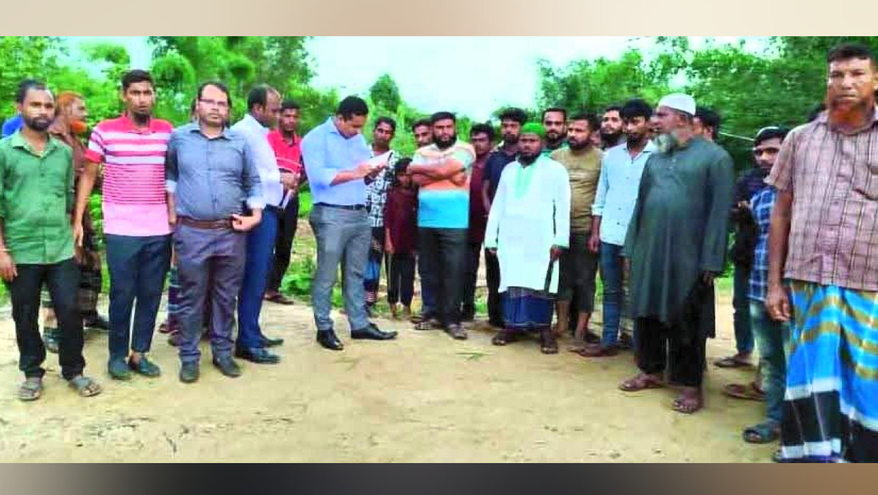 গ্রাহকদের কাছ থেকে টাকা সংগ্রহ করে প্রতিষ্ঠানটি