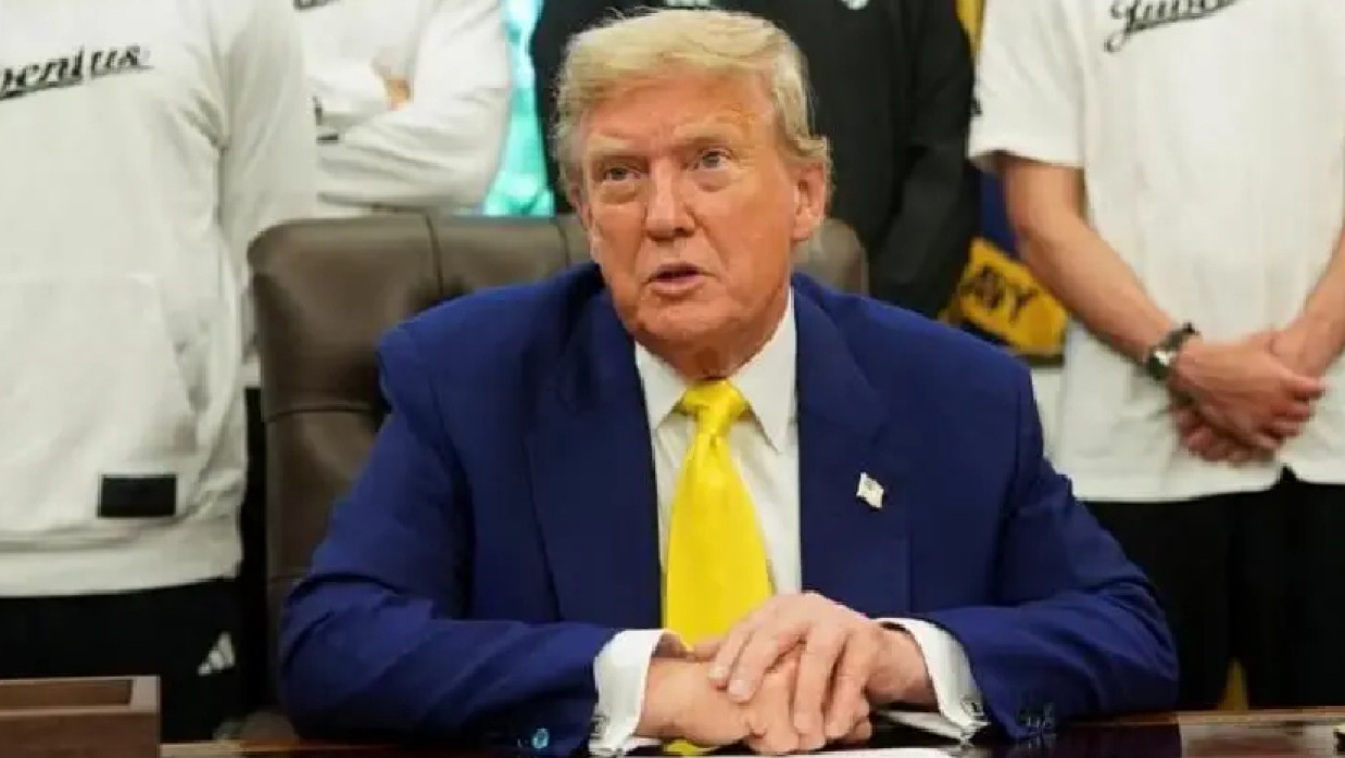 যুক্তরাষ্ট্রের প্রেসিডেন্ট ডোনাল্ড ট্রাম্প