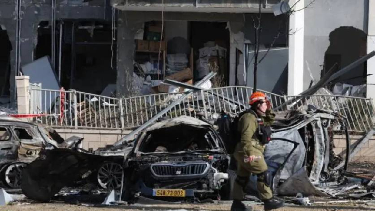 ট্রাম্পের দুই সপ্তাহের সুযোগের মধ্যেই চলছে হামলা