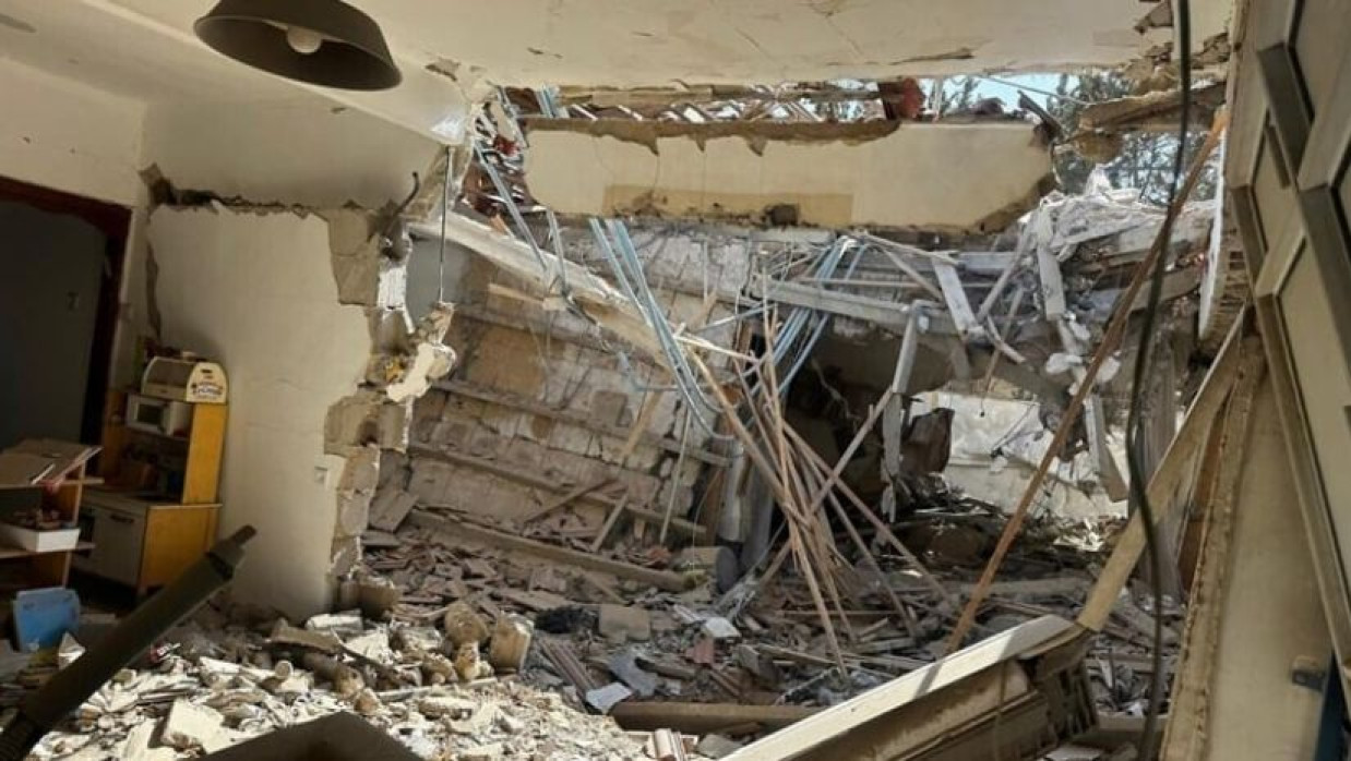 ইরানের হামলায় ধ্বংসপ্রাপ্ত ভবন