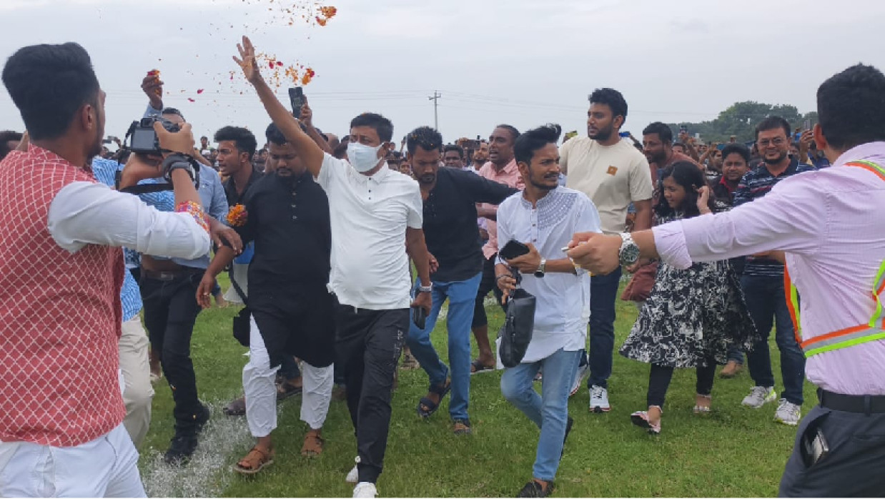 চিকিৎসা শেষে নিজ এলাকায় কুদ্দুস বিশ্বাস