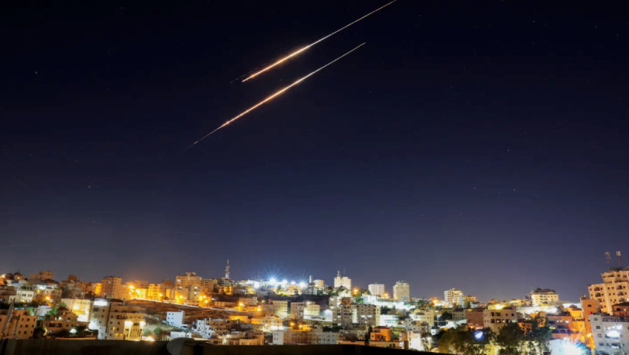 ইরান দ্রুততর ও উন্নত ক্ষেপণাস্ত্র মোতায়েন করেছে