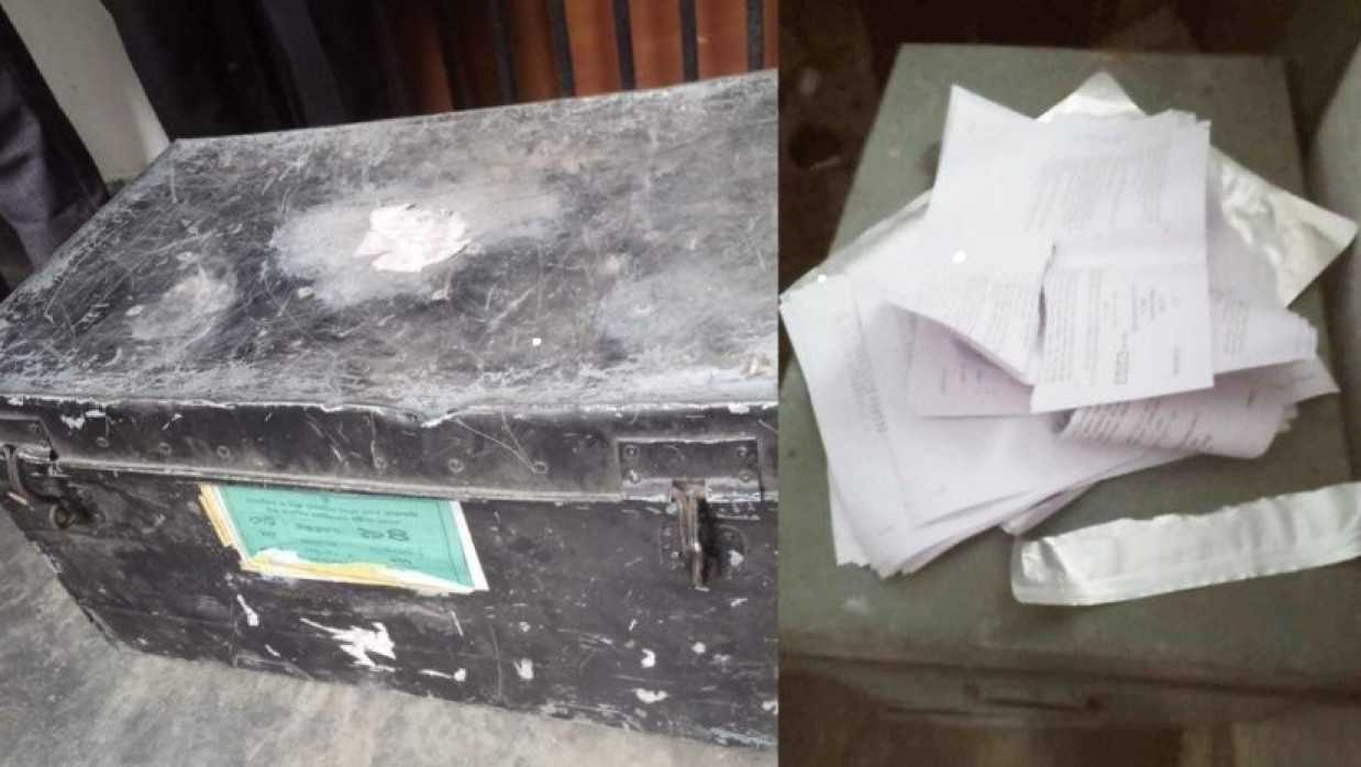 ট্রাংক ভেঙে এইচএসসি পরীক্ষার প্রশ্নপত্র চুরি