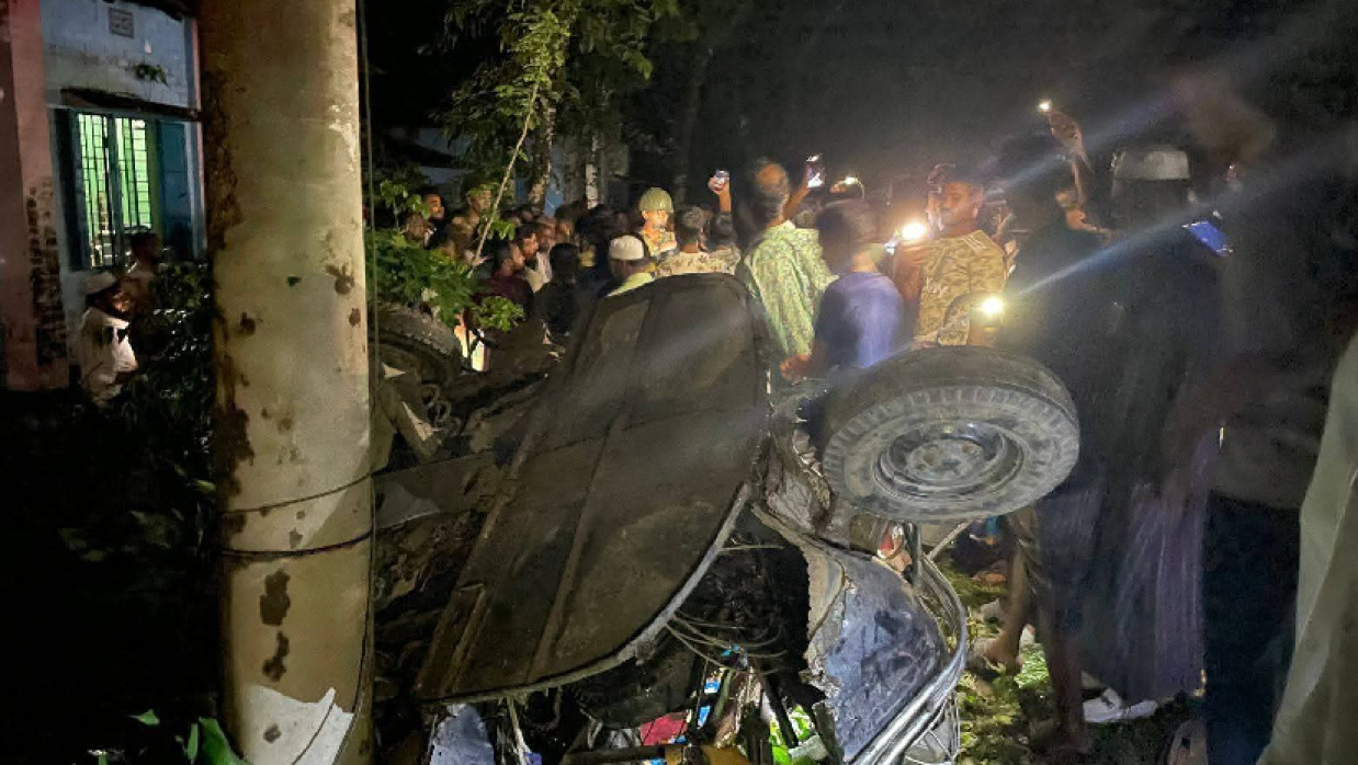 দুর্ঘটনা কবলিত গাড়ি