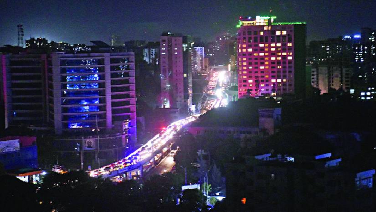 বিদ্যুৎবিহীন হয়ে পড়েছে রাজধানীর বড় একটি অংশ