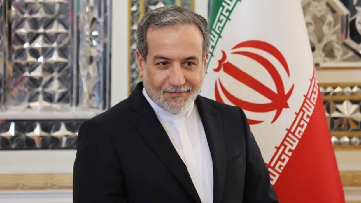 ইরানের পররাষ্ট্রমন্ত্রী আব্বাস আরাঘচি