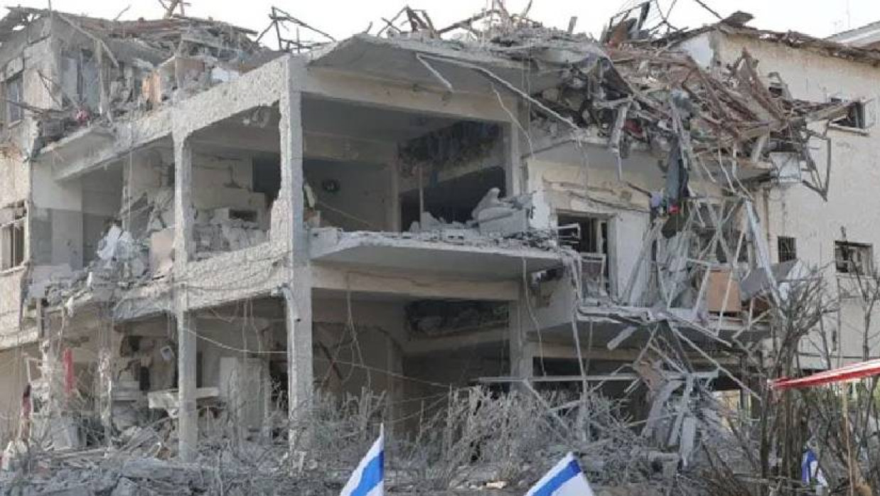 ইসরায়েলে ইরানে হামলা