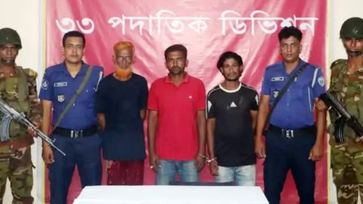 ব্রাহ্মণবাড়িয়ায় চাঁদাবাজ চক্রের ৩ সদস্য গ্রেফতার