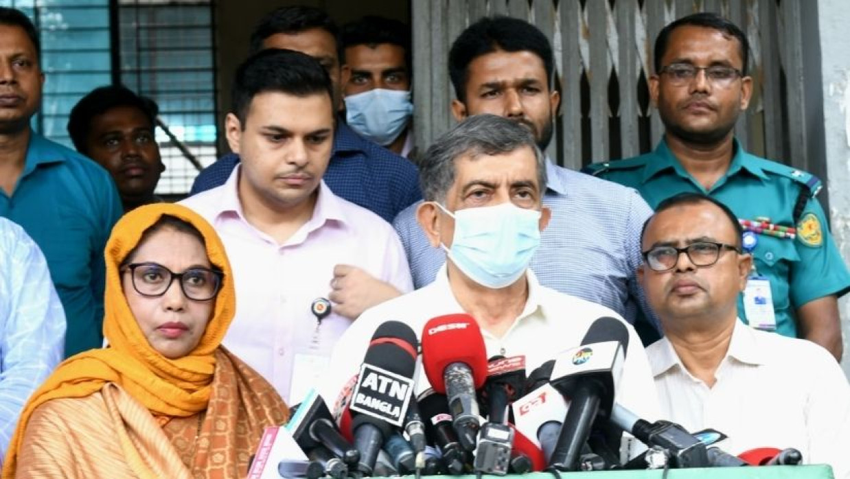 সংবাদ সম্মেলনে শিক্ষা উপদেষ্টা