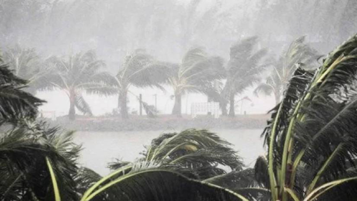 সাত জেলায় দুপুরের মধ্যে ঝড়ের আভাস 