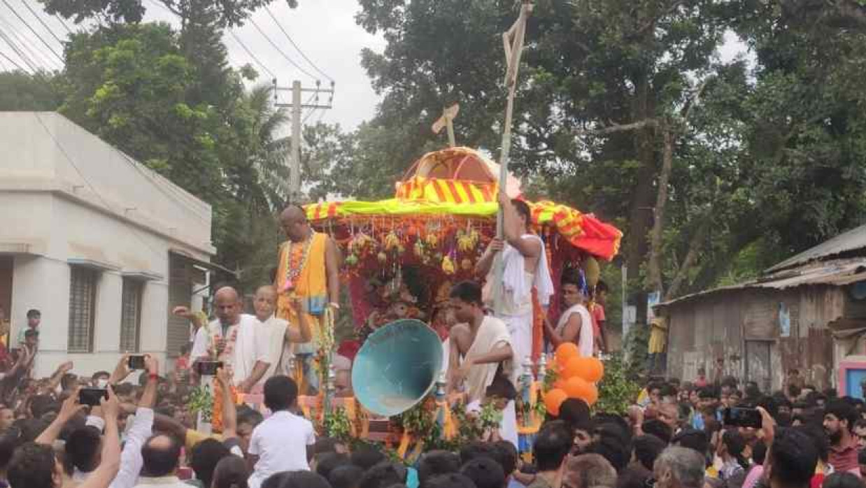 রথযাত্রা উদযাপন করেন সনাতন ধর্মালম্বীরা