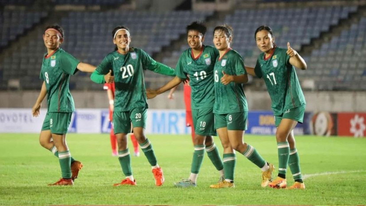 বাংলাদেশ নারী ফুটবল দলের উল্লাসের মুহুর্ত