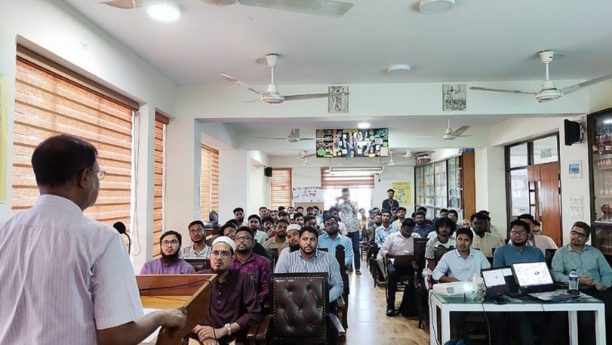 ডিআইইউ-তে 'বিল্ডিং ইনফরমেশন মডেলিং' শীর্ষক সেমিনার 