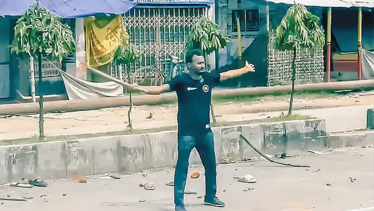 রংপুরের বেগম রোকেয়া বিশ্ববিদ্যালয়ের শিক্ষার্থী আবু সাঈদ গত ১৬ জুলাই কোটা সংস্কার আন্দোলনে পুলিশের গুলিতে নিহত হন