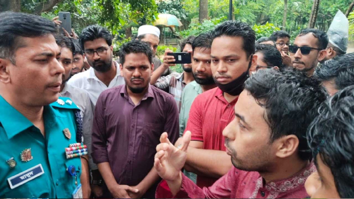 যমুনা অভিমুখে যাত্রা ৪৪তম বিসিএস প্রার্থীদের 