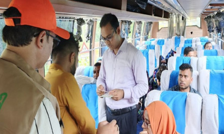 ঈদযাত্রায় অতিরিক্ত ভাড়া আদায় রোধে ভ্রাম্যমাণ আদালতের অভিযান
