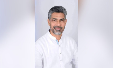 বিমানবন্দরে আটক পাবনা সদর উপজেলার সাবেক চেয়ারম্যান শাহীন