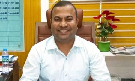 আদালত অবমাননার দায়ে অতিরিক্ত জেলা প্রশাসককে শোকজ