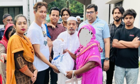 সুবিধাবঞ্চিতদের মাঝে কুআ'র ঈদ উপহার বিতরণ