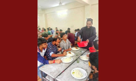 মেসে ও ভাড়া বাসায় অবস্থানরত শিক্ষার্থীদের জন্য ‘মধ্যাহ্নভোজ’ ববি শিবিরের