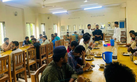 শিক্ষার্থী ও কর্মচারীদের নিয়ে এমসি কলেজ শিবিরের কোরবানি-মধ্যাহ্নভোজ