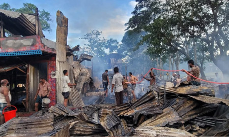 অগ্নিকাণ্ডে পুড়ে যাওয়া দোকানপাট