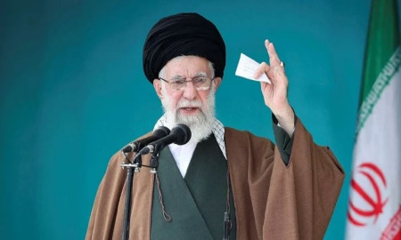 যুক্তরাষ্ট্রের সাহায্য চাওয়াকে ‘সাইন অব উইকনেস’ বললেন আয়াতুল্লাহ খামেনি
