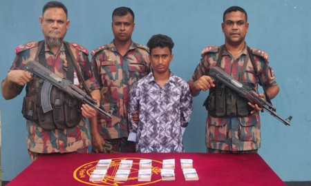 বেনাপোলে ৯ লাখ ২০ হাজার টাকার জাল নোটসহ  তরুণ আটক