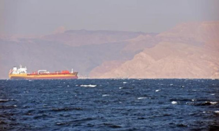 হরমুজ প্রণালী থেকে দুই সুপারট্যাংকারের ইউটার্ন