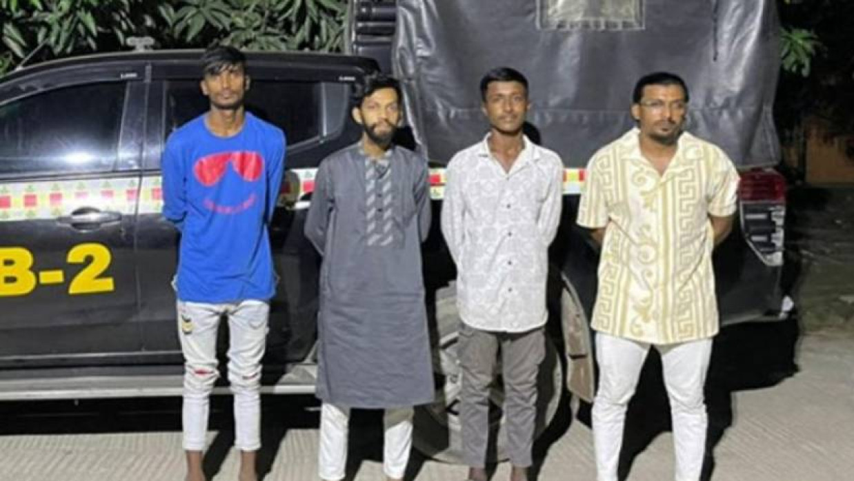 গ্রেপ্তার চারজনকে কারাগারে পাঠিয়েছেন আদালত