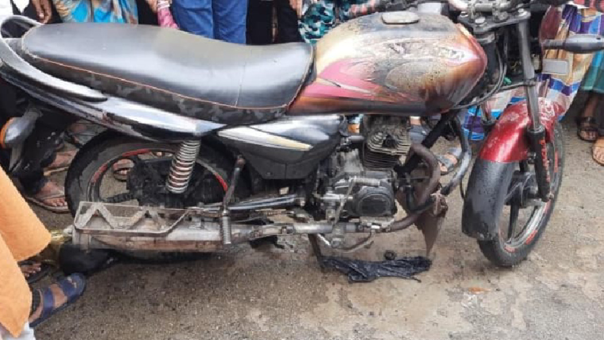 দগ্ধ মোটরসাইকেল
