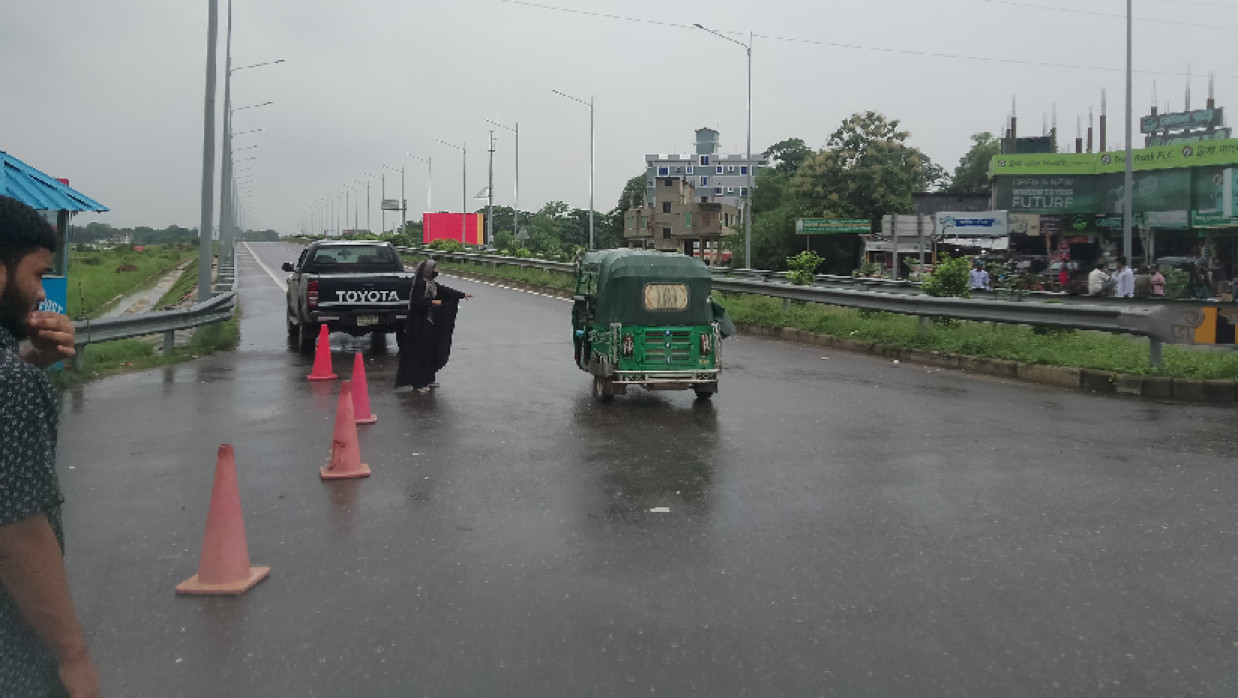 টানেল পার হতেই গলাকাটা ভাড়া