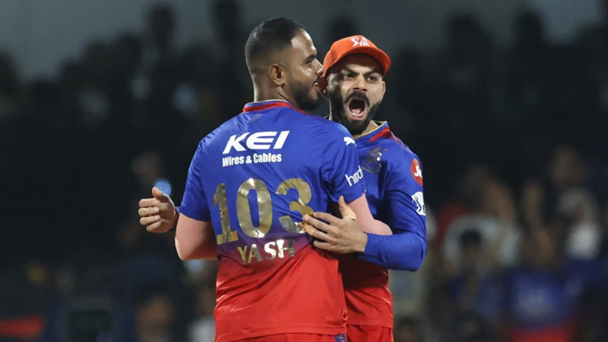 যশ দয়াল ও বিরাট কোহলি 