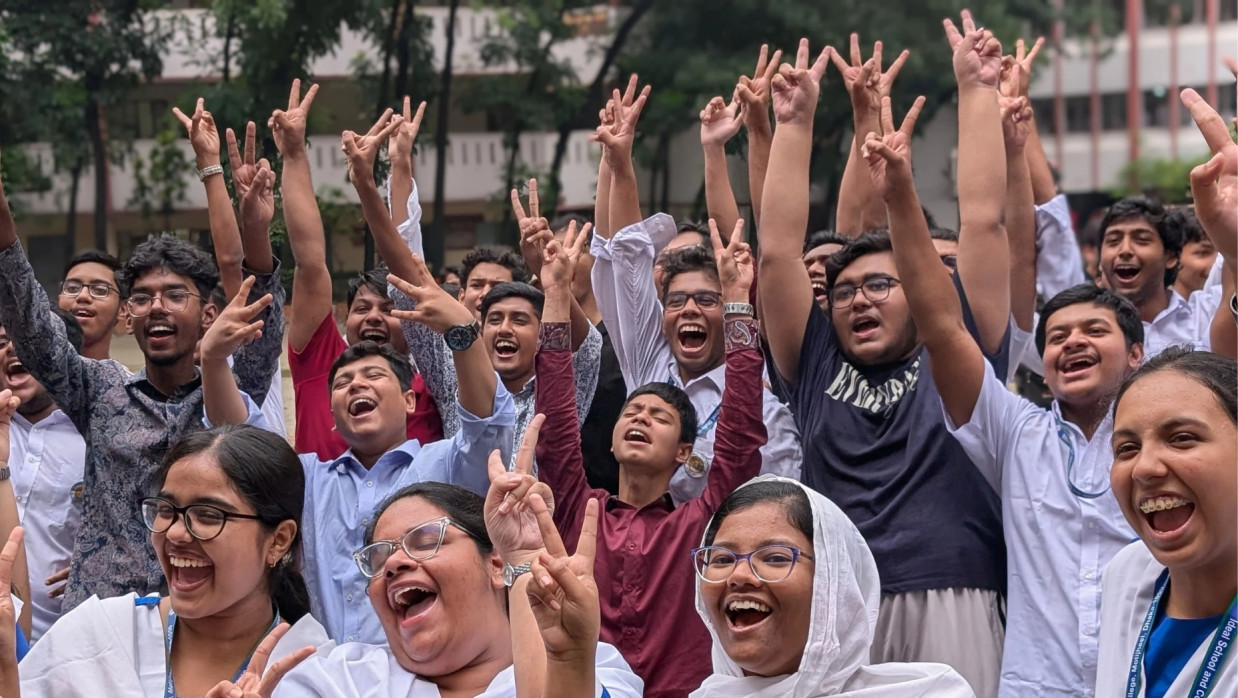 শিক্ষার্থীদের উল্লাস