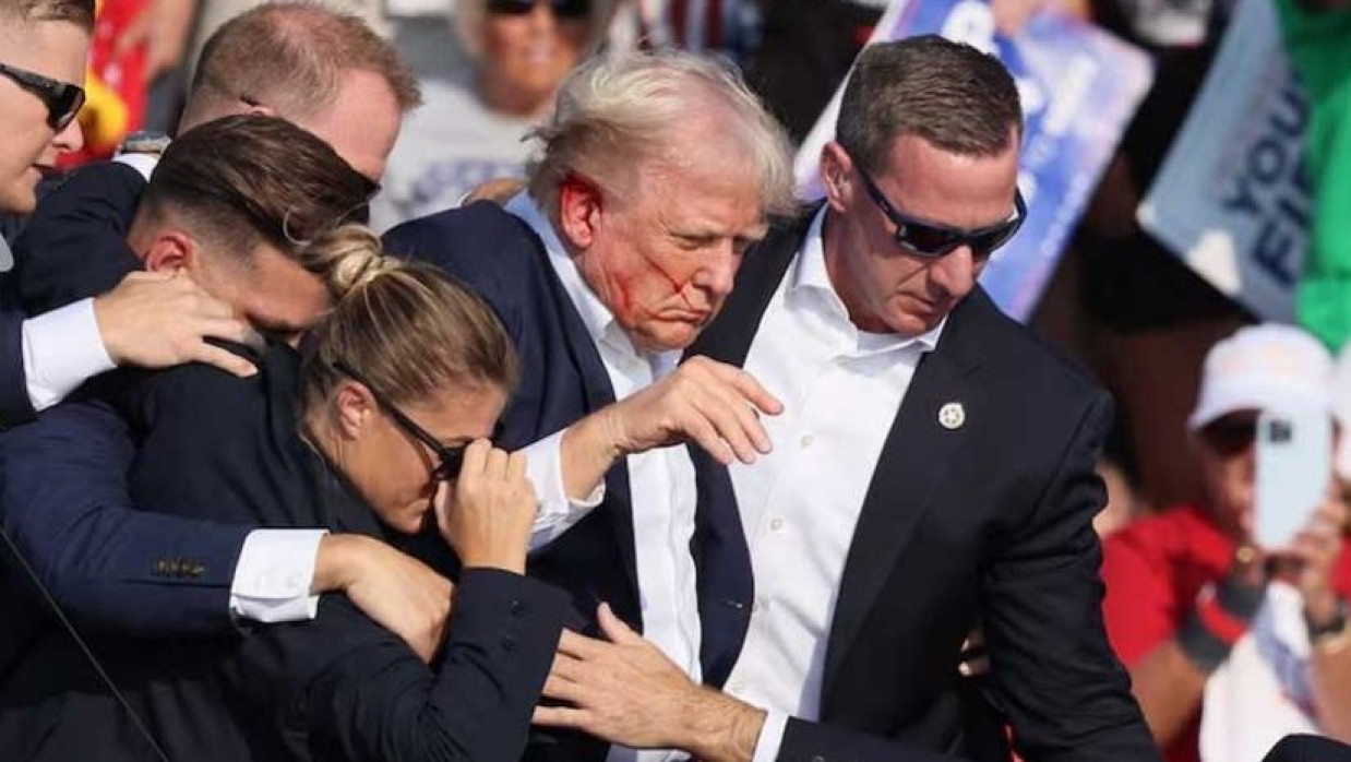 গতবছর ১৩ জুলাই পেনসিলভেইনিয়ার জনসভায় ট্রাম্পের ওপর হামলা হয়