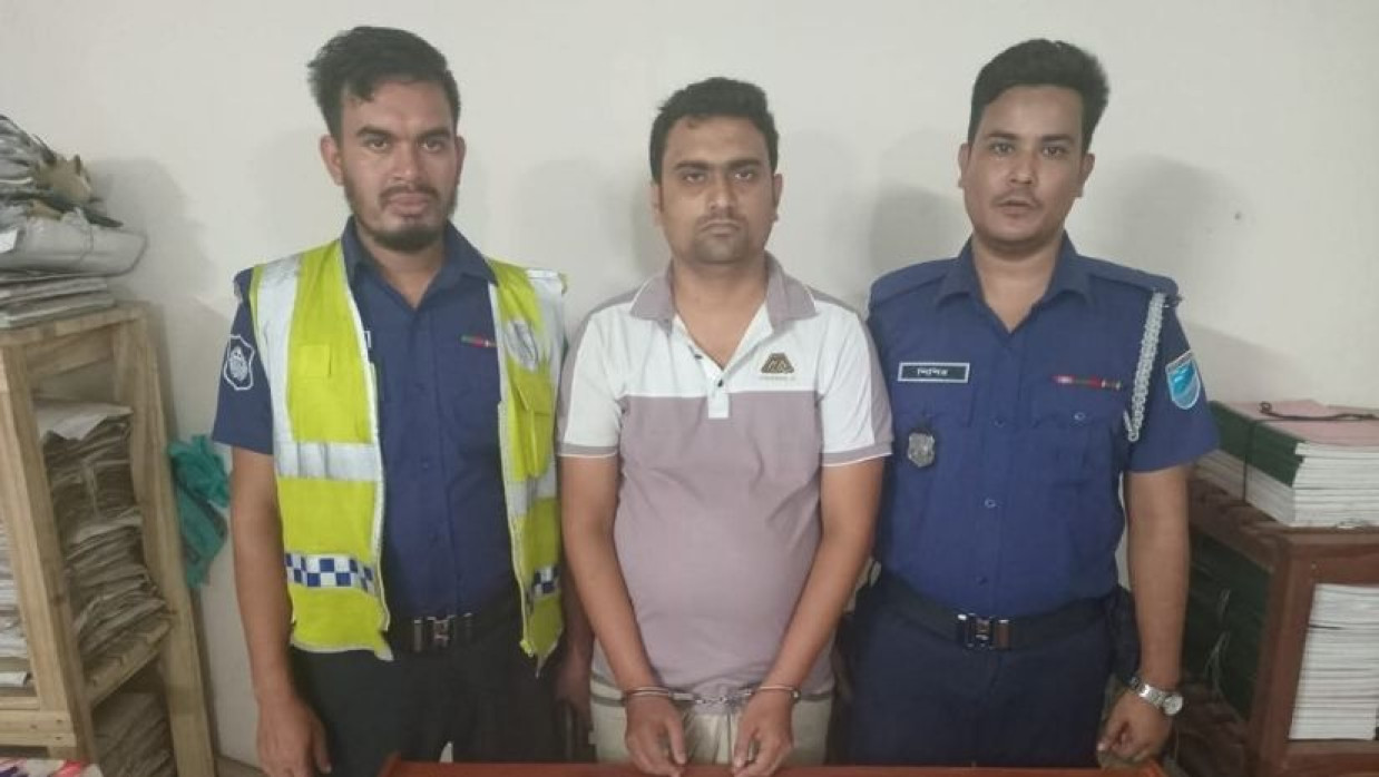 ৪৫০ ইয়াবাসহ রাজবাড়ী-মধুখালী অঞ্চলের প্রধান সরবরাহকারী ইসহাক শেখ গ্রেফতার