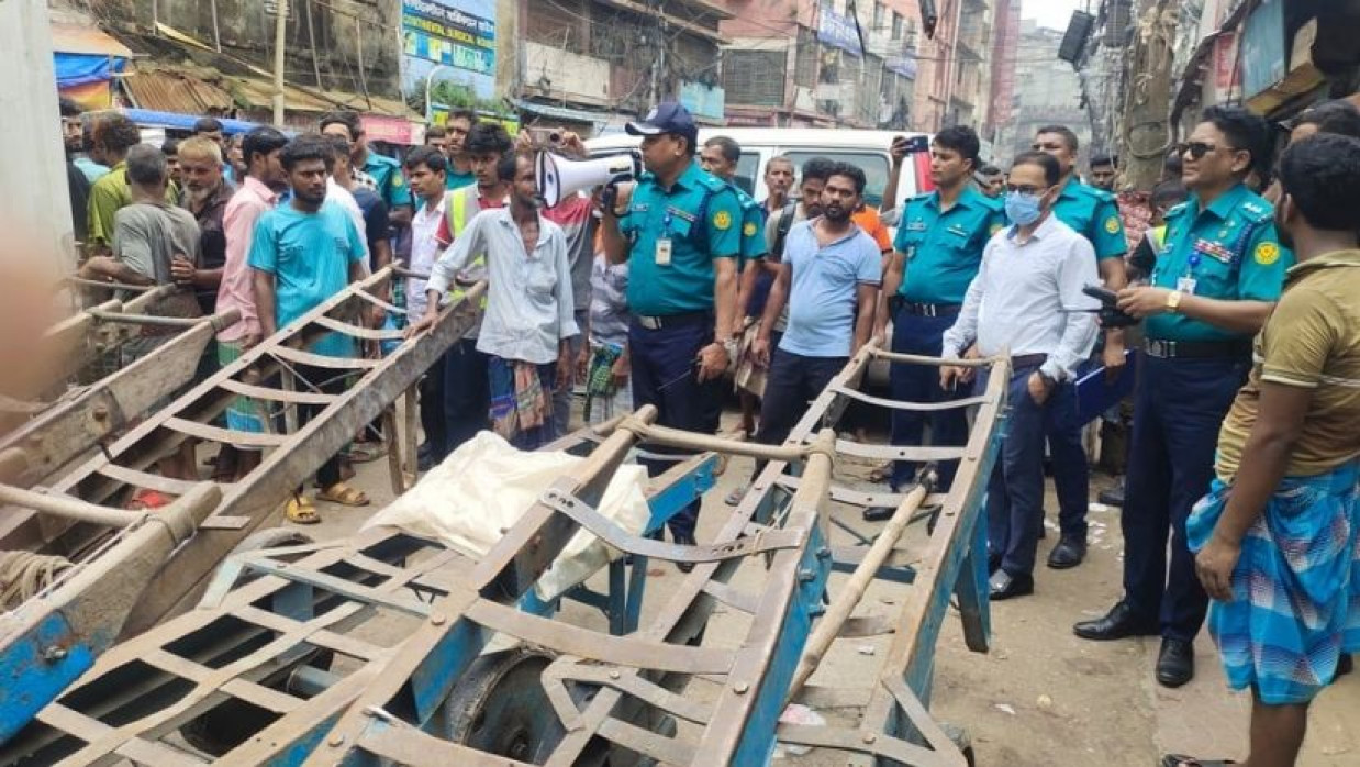  পুলিশের ভ্রাম্যমাণ আদালতের অভিযান