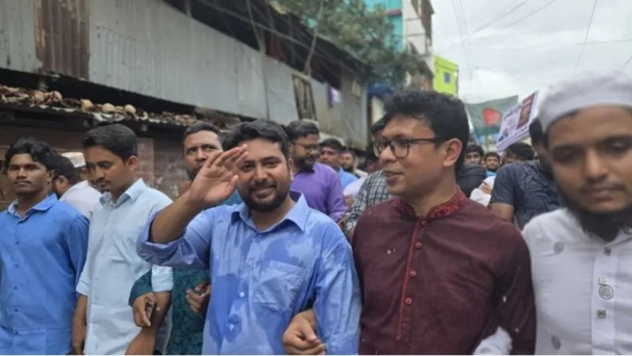 পটুয়াখালীতে এনসিপির পদযাত্রায় নাহিদ ইসলাম