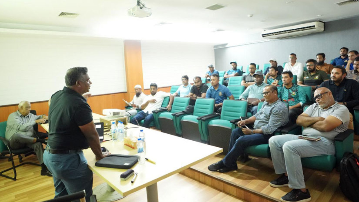 দেশি কোচদের সঙ্গে বৈঠক করলেন বিসিবি সভাপতি