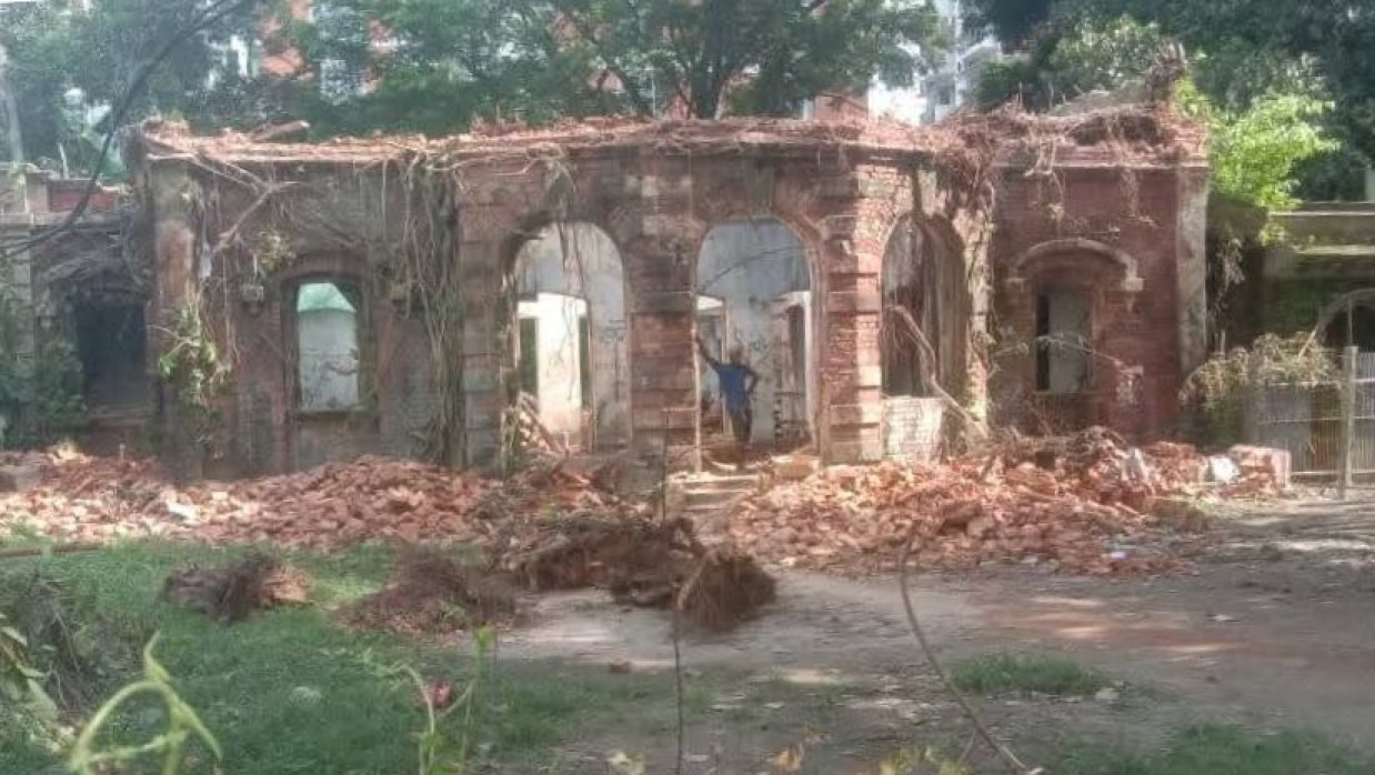 হরিকিশোর রায়ের প্রায় ২০০ বছরের পুরোনো বাড়ি