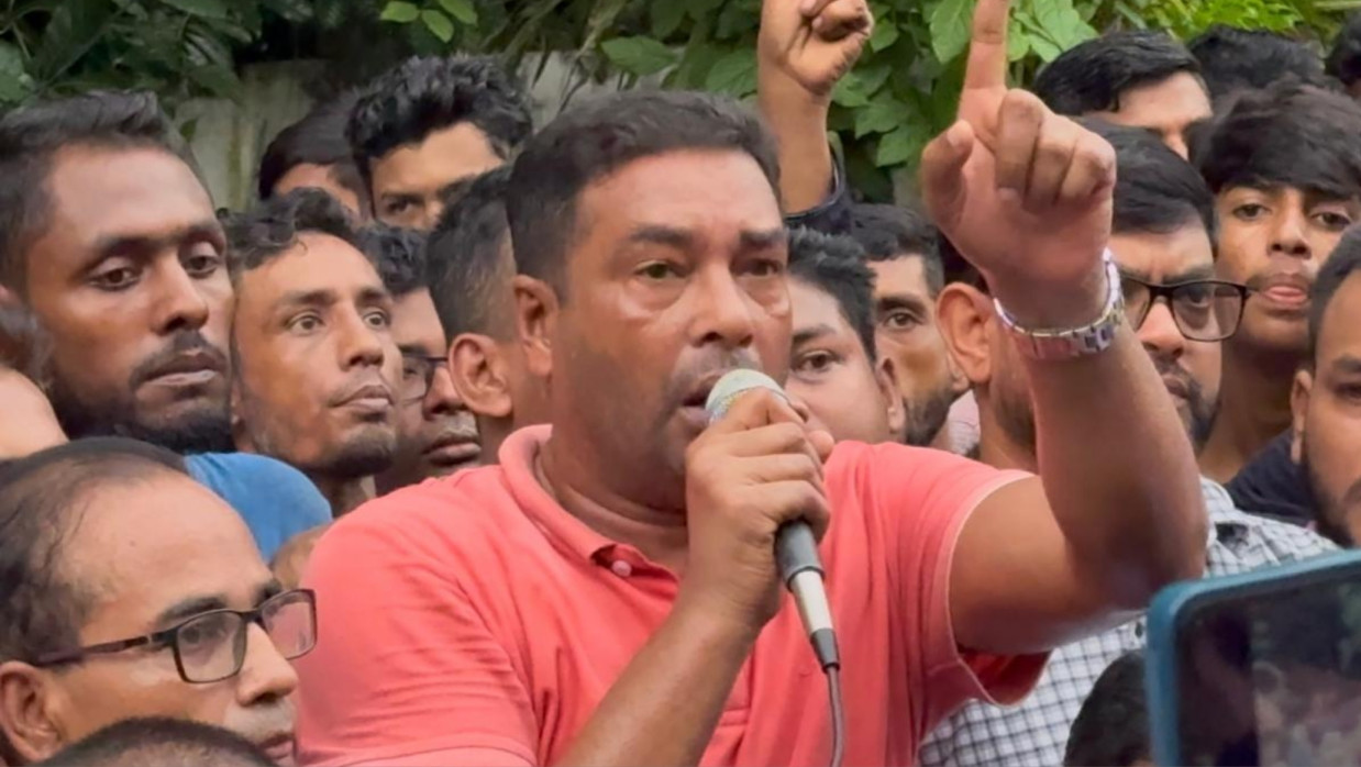 নোয়াখালী জেলা স্বেচ্ছাসেবক দলের সভাপতি সাবের আহমেদ