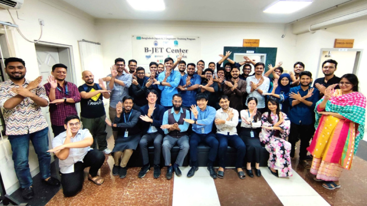 তথ্যপ্রযুক্তি, জাপানি ভাষা ও জাপানের করপোরেট কালচার বিষয়ে প্রশিক্ষণ দিচ্ছে বি-জেট